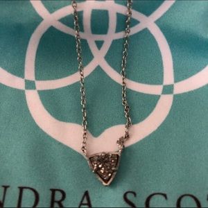 Kendra Scott necklace